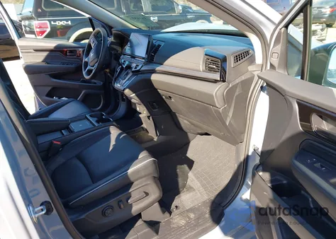 2025 Honda Odyssey Touring from USA, damaged, VIN 5FNRL6H80SB062143